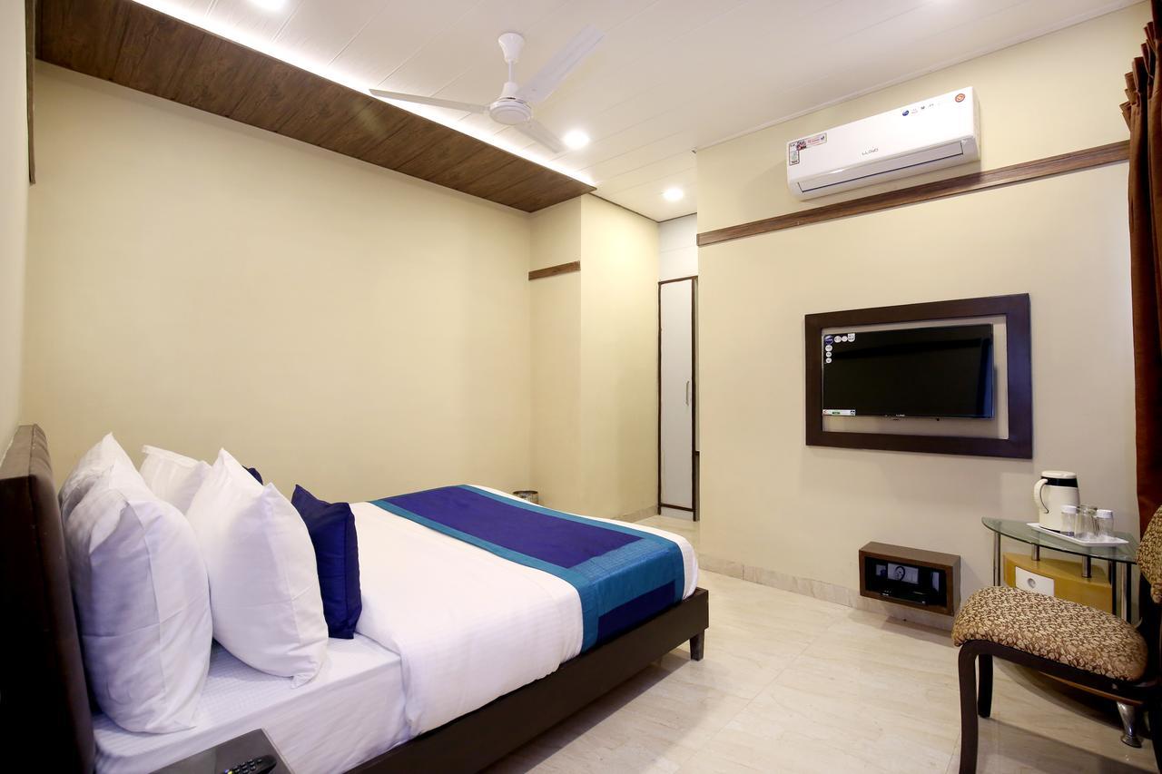 Hotel 7 Chandīgarh 외부 사진