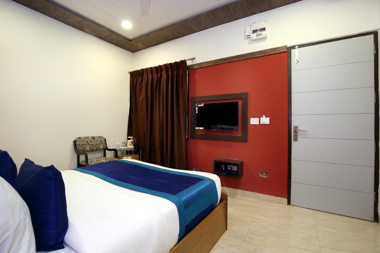 Hotel 7 Chandīgarh 외부 사진